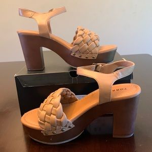 NWOT! Brown Sandals from Torrid, 8.5 W